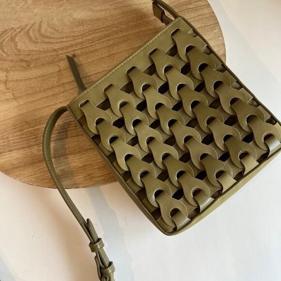 Green Woven Weaved Square Small Vegan Leather Crossbody Bag - Picture 2 of 16
